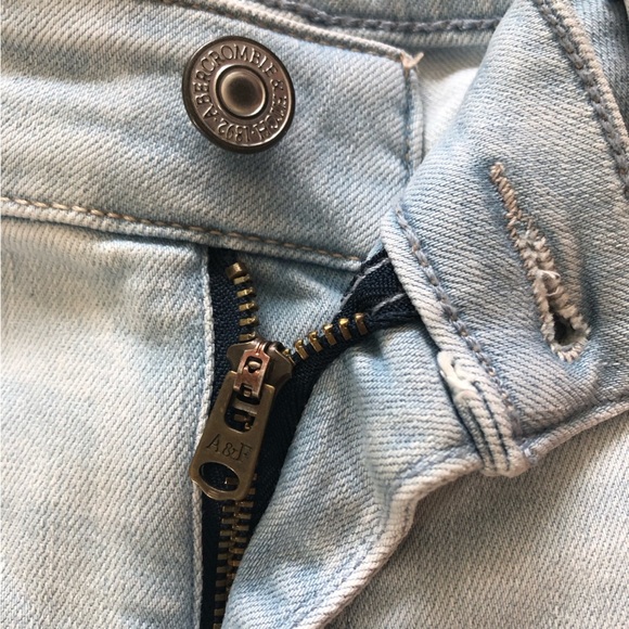 Abercrombie & Fitch Signature Collection Light Wash Blue Jeans Size 29/30R - Picture 5 of 12